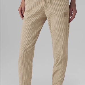 ALO Yoga Women's Beige Corduroy Joggers